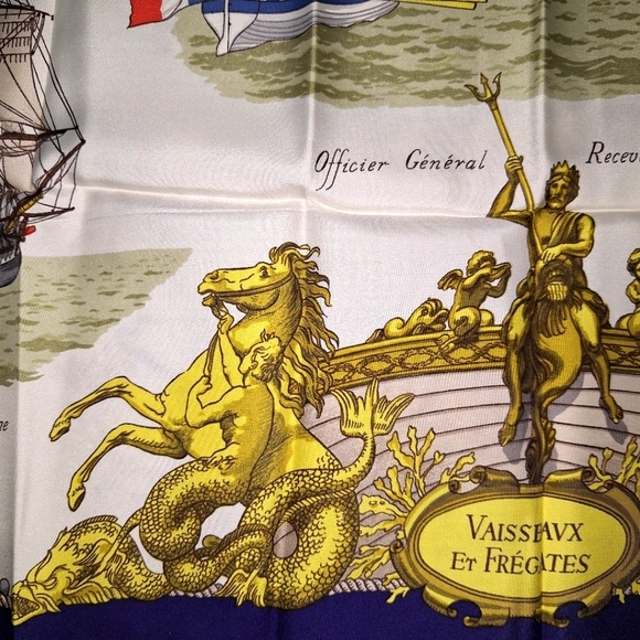 🔱 Rare Hermès authentic like new silk scarf w/envelope. Vaisseaux et Frégates. - Picture 8 of 17